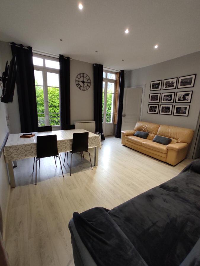 شقة Agreable T2 Au Centre De Luchon Bagnères-de-Luchon المظهر الخارجي الصورة