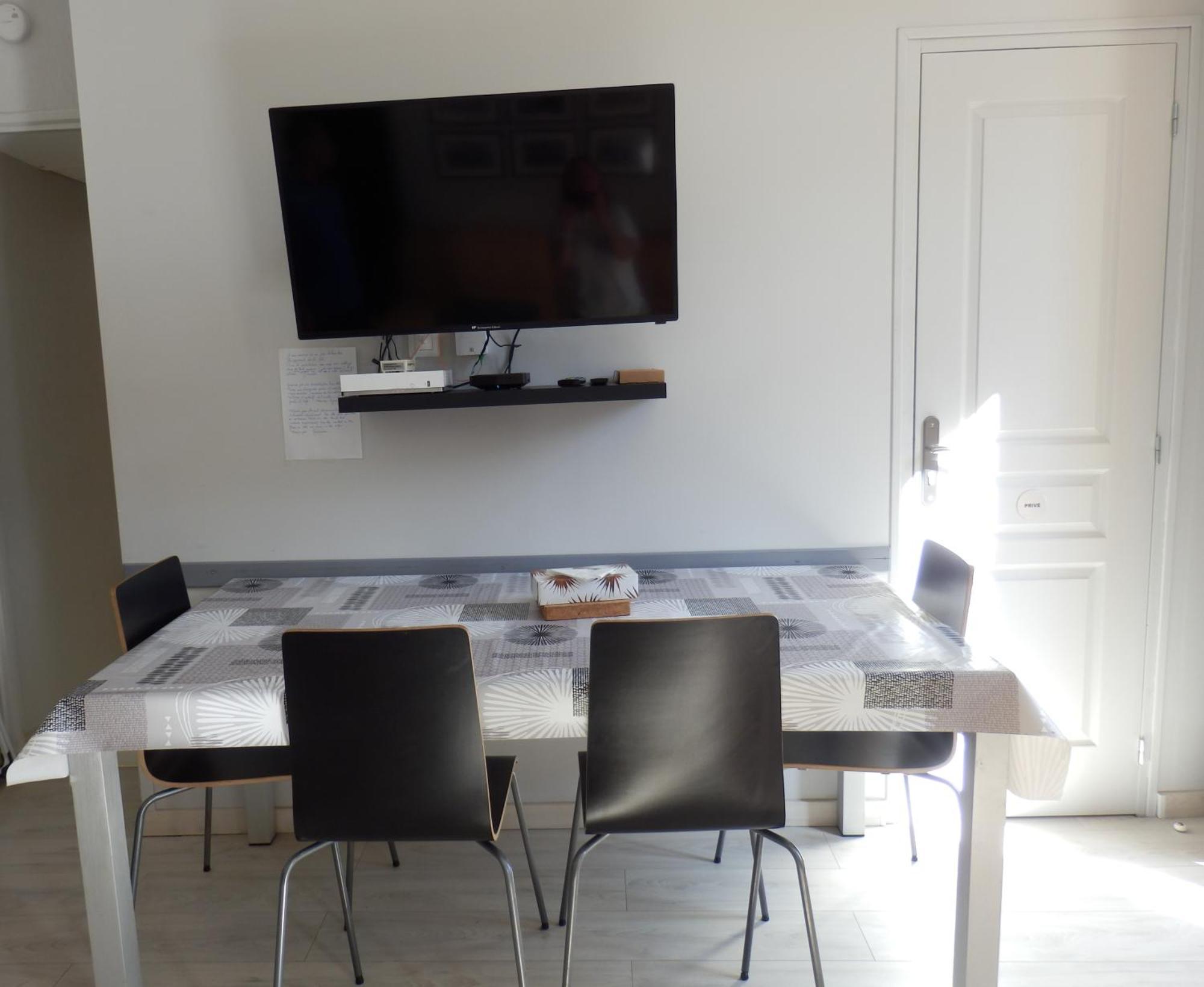 شقة Agreable T2 Au Centre De Luchon Bagnères-de-Luchon المظهر الخارجي الصورة